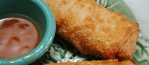 Everyone can enjoy vegetable spring rolls. [Source: Vegan Feast Catering - Flickr]