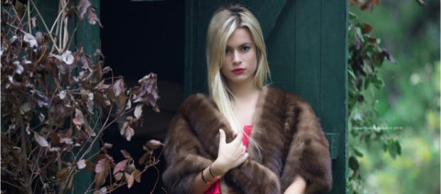 Carla Moreau dévoile son nouveau projet 'Mon Caprice Nail' en collaboration avec Ayem Nour Carla Moreau dévoile son nouveau projet 'Mon Caprice Nail' en collaboration avec Ayem Nour