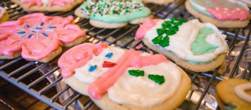 Baking christmas cookies [Source: Jonathan Meyer - Pexels]