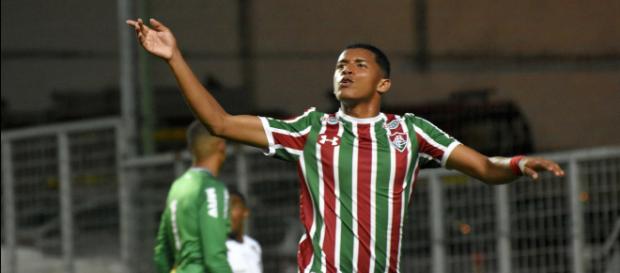 Marcos Paulo pode ser titular do Flu contra Santos (Foto: Globo.com) Marcos Paulo pode ser titular do Flu contra Santos (Foto: Globo.com)