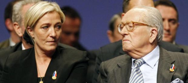 Marine Le Pen ne veut pas de son père pour les élections européennes Marine Le Pen ne veut pas de son père pour les élections européennes