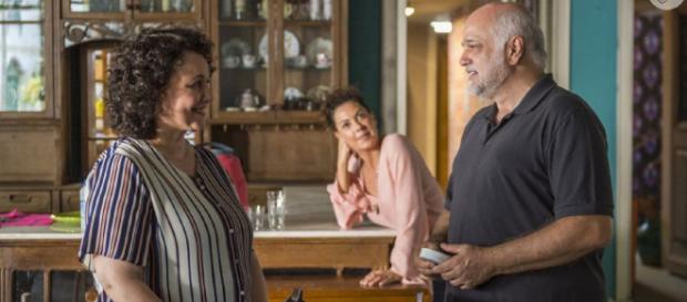 Nice será tratada com amor e respeito por Vicente, que a pedirá em casamento. (Reprodução/Globo) Nice será tratada com amor e respeito por Vicente, que a pedirá em casamento. (Reprodução/Globo)