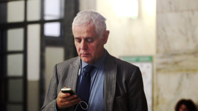 Roberto Formigoni dopo la condanna: 'Faccio volontariato e prendo i mezzi pubblici'.