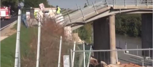 Ravenna, crolla un ponte: tecnico della protezione civile precipita e muore sotto le macerie - Leggo.it