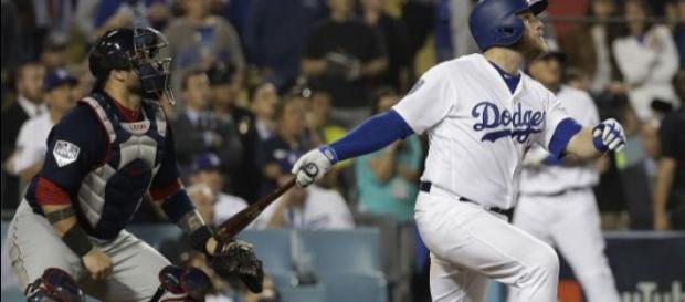 Muncy fue el héroe del juego 3 de la Serie Mundial 2018. MLB.com. Muncy fue el héroe del juego 3 de la Serie Mundial 2018. MLB.com.