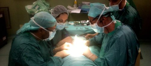 Torino: primo intervento chirurgico con Flex Robotic - insalutenews.it