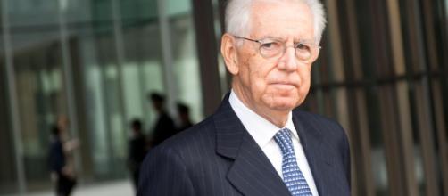 Mario Monti: 'Il Governo cambi la manovra, a questi livelli di spread le banche soffrono'