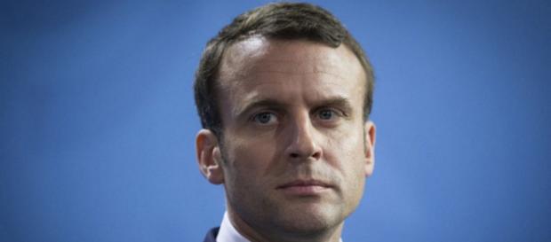 Emmanuel Macron chute dans tous les sondages Emmanuel Macron chute dans tous les sondages