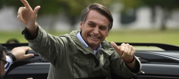Jair Bolsonaro é eleito presidente, derrotando Fernando Haddad Jair Bolsonaro é eleito presidente, derrotando Fernando Haddad
