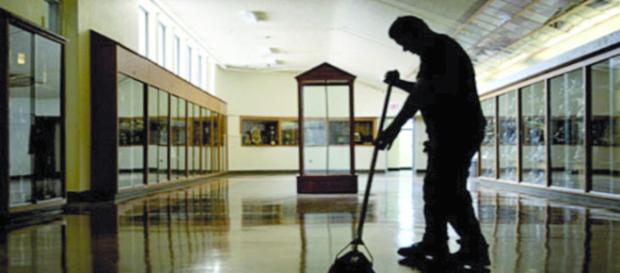 Personale ATA: scoperti oltre 13000 posti su organico, più di 11000 gli accantonati Personale ATA: scoperti oltre 13000 posti su organico, più di 11000 gli accantonati