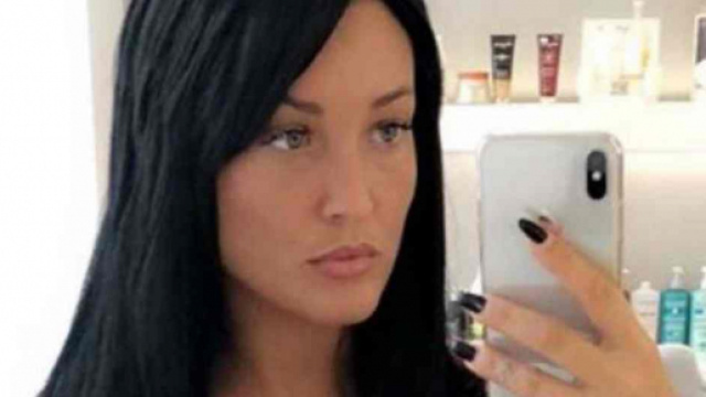 Aurélie Dotremont accro à la chirurgie esthétique, sa dernière photo choque les fans.