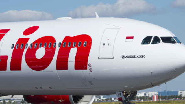 Cade aereo con 189 persone: nessun superstite, tra le vittime un italiano