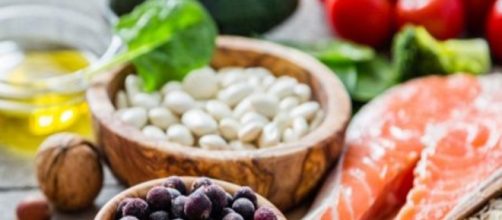 La dieta mediterranea previene la degenerazione maculare senile (Canva)