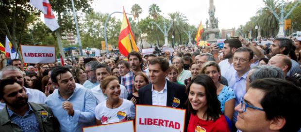 La versión de Albert Rivera puesta en duda en las redes sociales La versión de Albert Rivera puesta en duda en las redes sociales
