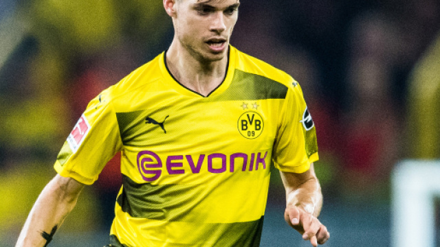 Julian Weigl, the key to Borussia Dortmund's success | bundesliga.com - bundesliga.com