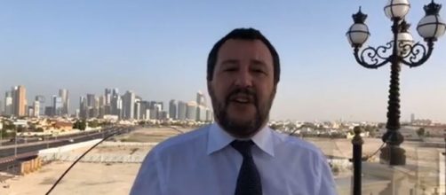 Matteo Salvini nel corso di una diretta Facebook dal Qatar (Ph. Facebook)