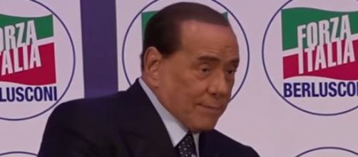 Silvio Berlusconi a Milano mette in discussione l'alleanza con la Lega