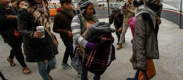Migrantes de la caravana ya piden asilo en Estados Unidos. - lavozarizona.com Migrantes de la caravana ya piden asilo en Estados Unidos. - lavozarizona.com