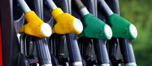 Cambiano i nomi dei carburanti: dal 12 ottobre entreranno in vigore le nuove sigle