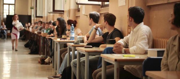 Maturità, si cambiano le regole: 2 prove scritte più l'orale. Maturità, si cambiano le regole: 2 prove scritte più l'orale.