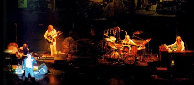 I Genesis "originali" durante il tour di The Lamb lies down on Broadway (foto di Nick Contador) I Genesis "originali" durante il tour di The Lamb lies down on Broadway (foto di Nick Contador)