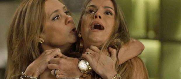 Karola e Laureta são filha e mãe em Segundo Sol. (foto reprodução). Karola e Laureta são filha e mãe em Segundo Sol. (foto reprodução).