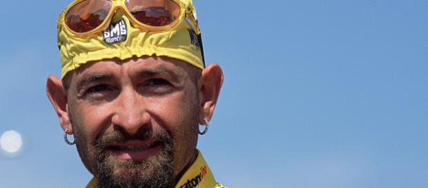 Le Iene tornano a parlare della morte di Marco Pantani Le Iene tornano a parlare della morte di Marco Pantani