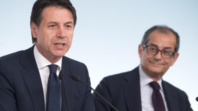 Pensioni a quota 100 e reddito di cittadinanza i cardini del Def