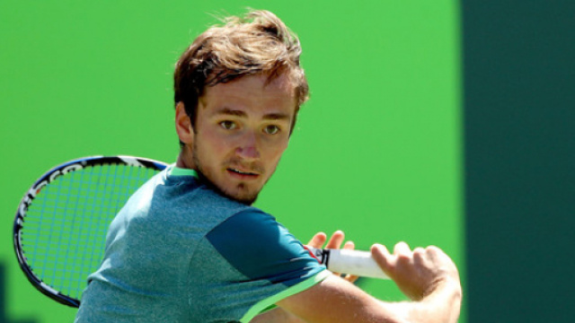 Daniil Medvedev se hisse en finale du tournoi de Tokyo