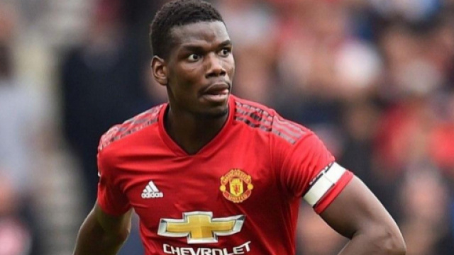 Paul Pogba traverse une période difficile à Manchester, mais ne bougera pas selon Raiola