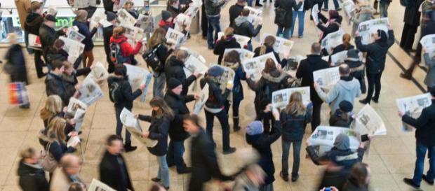 Bürger im Medienkonsum: Die Arbeit von Journalisten beeinflusst massiv das Welt- und Meinungsbild im Land (Foto: sn-online.de) Bürger im Medienkonsum: Die Arbeit von Journalisten beeinflusst massiv das Welt- und Meinungsbild im Land (Foto: sn-online.de)