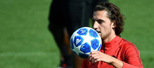 La Juventus vient de s'engouffrer dans le dossier Rabiot, à en croire Tuttosport. La Juventus vient de s'engouffrer dans le dossier Rabiot, à en croire Tuttosport.