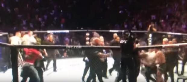 McGregor-Khabib: rissa al termine dell'incontro. McGregor-Khabib: rissa al termine dell'incontro.