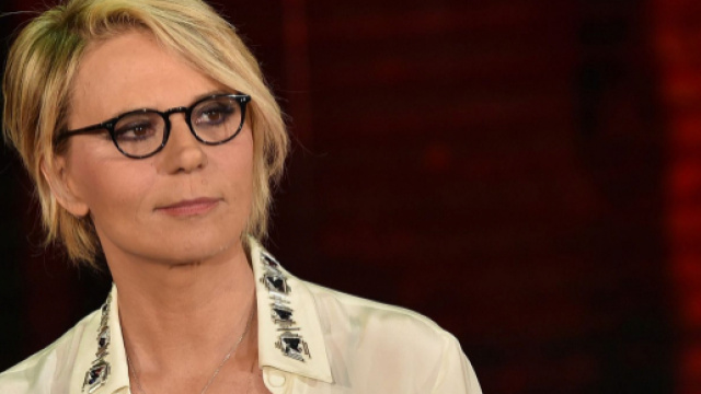 Maria De Filippi si arrabbia su Canale 5: 'Fallo a me il gesto dell'ombrello'.
