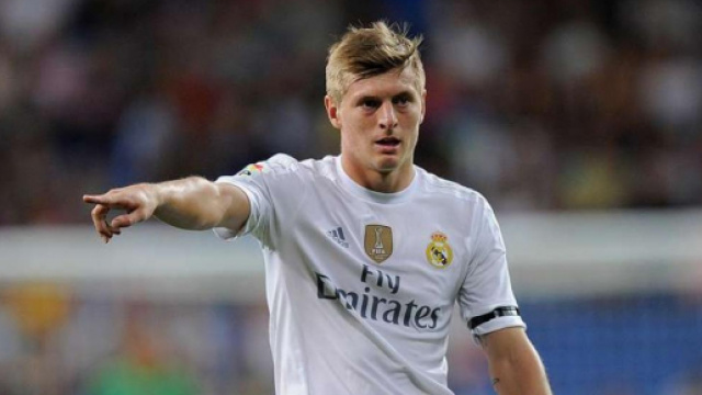 Toni Kroos aurait été dans le viseur de Nasser Al-Khelaïfi, mais Florentino Perez a refusé le transfert du joueur.