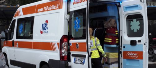 Pedone investito da auto muore in ospedale in seguito al terribile impatto