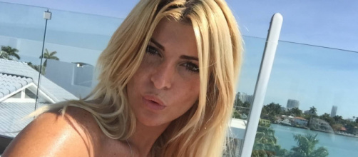 Mélanie révèle la vérité sur sa relation tendue avec Inès.