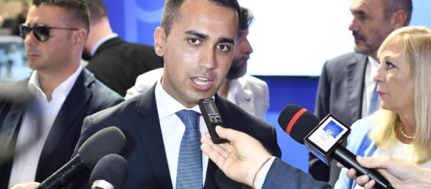Pensioni e reddito di cittadinanza con quota 100: la Ue boccia il Def 2019. Pensioni e reddito di cittadinanza con quota 100: la Ue boccia il Def 2019.