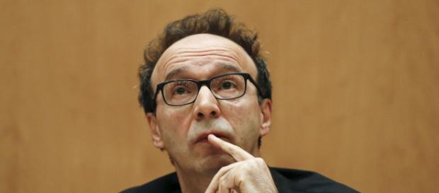 Roberto Benigni, Premio Oscar 1999 con La vita è bella - yahoo.com Roberto Benigni, Premio Oscar 1999 con La vita è bella - yahoo.com