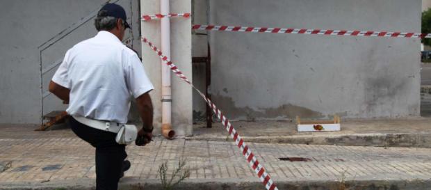 Taranto, padre getta la figlia dal balcone e accoltella l'altro ... - mediaset.it Taranto, padre getta la figlia dal balcone e accoltella l'altro ... - mediaset.it