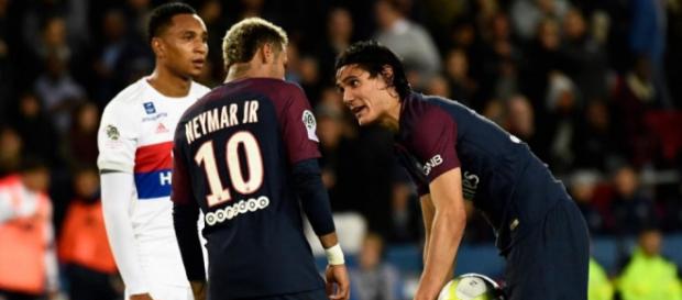 Edinson Cavani et Neymar sont toujours en froid d'après Le Parisien Edinson Cavani et Neymar sont toujours en froid d'après Le Parisien