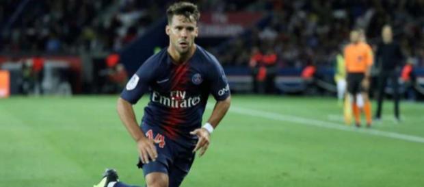 Juan Bernat serait dans le viseur du FC Barcelone, alors qu'il vient d'être transféré à Paris. Juan Bernat serait dans le viseur du FC Barcelone, alors qu'il vient d'être transféré à Paris.