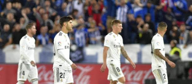 Le Real Madrid s'enfonce encore un peu plus après sa défaite face à Alaves Le Real Madrid s'enfonce encore un peu plus après sa défaite face à Alaves