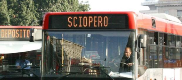 Sciopero dei trasporti 15-29 ottobre Trenitalia, Trenord, aerei e autobus Sciopero dei trasporti 15-29 ottobre Trenitalia, Trenord, aerei e autobus