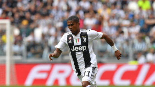Juventus, Douglas Costa punta la gara contro il Genoa