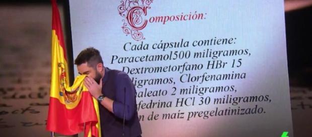 Dani Mateo pide disculpas por sonarse los mocos con la bandera de ... - bekia.es Dani Mateo pide disculpas por sonarse los mocos con la bandera de ... - bekia.es