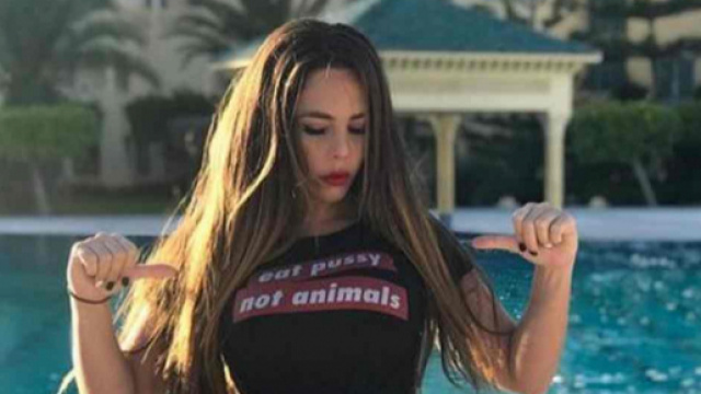Reconvertie en chrétienne évangélique, Kim Glow met en garde ses fans sur les dangers d'Halloween.