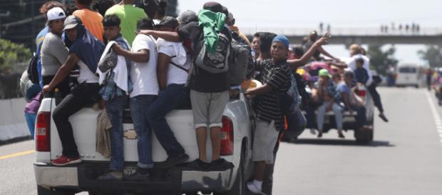 La caravana de inmigrantes abandonó Ciudad de México y sigue su rumbo hacia EEUU La caravana de inmigrantes abandonó Ciudad de México y sigue su rumbo hacia EEUU