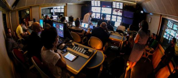 Bastidores da Rede Globo: jornalistas temem perder empregos e vivem estresse Bastidores da Rede Globo: jornalistas temem perder empregos e vivem estresse