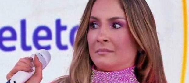 Claudia Leitte fica de 'saia justa' com comentário do apresentador Silvio Santos (Reprodução/IG) Claudia Leitte fica de 'saia justa' com comentário do apresentador Silvio Santos (Reprodução/IG)